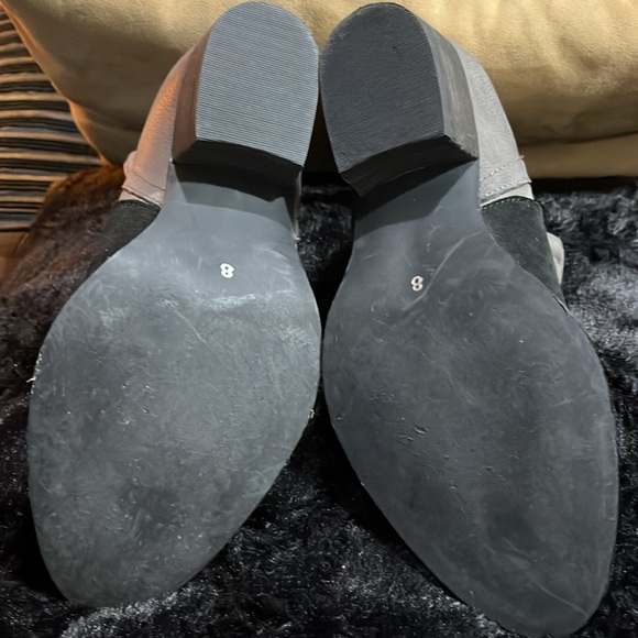 JOURNEE LEATHER COLOR BLOCK ANKLE BOOTS - Picture 4 of 6